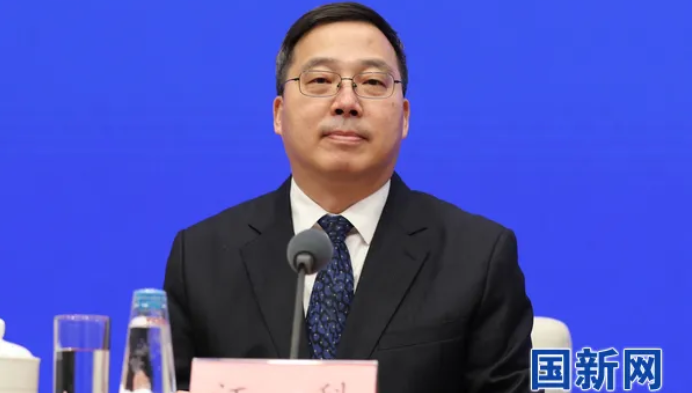 民法典明確多數(shù)業(yè)主同意即可，住建部：推動(dòng)老舊小區(qū)加裝電梯，探索“物業(yè)+養(yǎng)老”新模式(圖1)