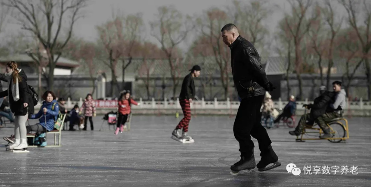 再等一等 讓我們?cè)谖磥?lái)變老(圖2) 再等一等 讓我們?cè)谖磥?lái)變老(圖2)