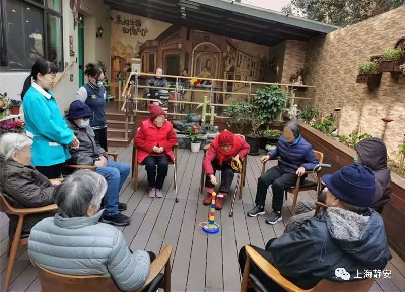 醫(yī)療、康復(fù)、生活照料……這些需求在家門口就能解決！靜安這里正打造“沒有圍墻的養(yǎng)老院”(圖1)