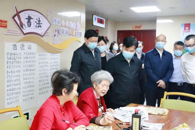 國家民政部李紀恒部長一行蒞臨福州市國德老年康養(yǎng)中心視察(圖2) 國家民政部李紀恒部長一行蒞臨福州市國德老年康養(yǎng)中心視察(圖2)