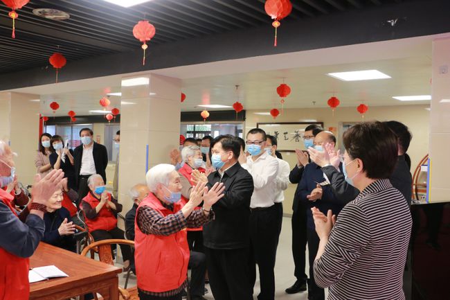 國家民政部李紀恒部長一行蒞臨福州市國德老年康養(yǎng)中心視察(圖3) 國家民政部李紀恒部長一行蒞臨福州市國德老年康養(yǎng)中心視察(圖3)