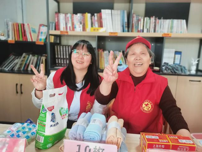 國家民政部李紀恒部長一行蒞臨福州市國德老年康養(yǎng)中心視察(圖11) 國家民政部李紀恒部長一行蒞臨福州市國德老年康養(yǎng)中心視察(圖11)