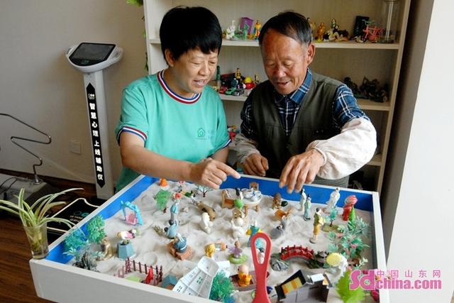 青島即墨區(qū)打造醫(yī)養(yǎng)結合智慧健康養(yǎng)老平臺 讓老年人樂享生活(圖3) 青島即墨區(qū)打造醫(yī)養(yǎng)結合智慧健康養(yǎng)老平臺 讓老年人樂享生活(圖3)